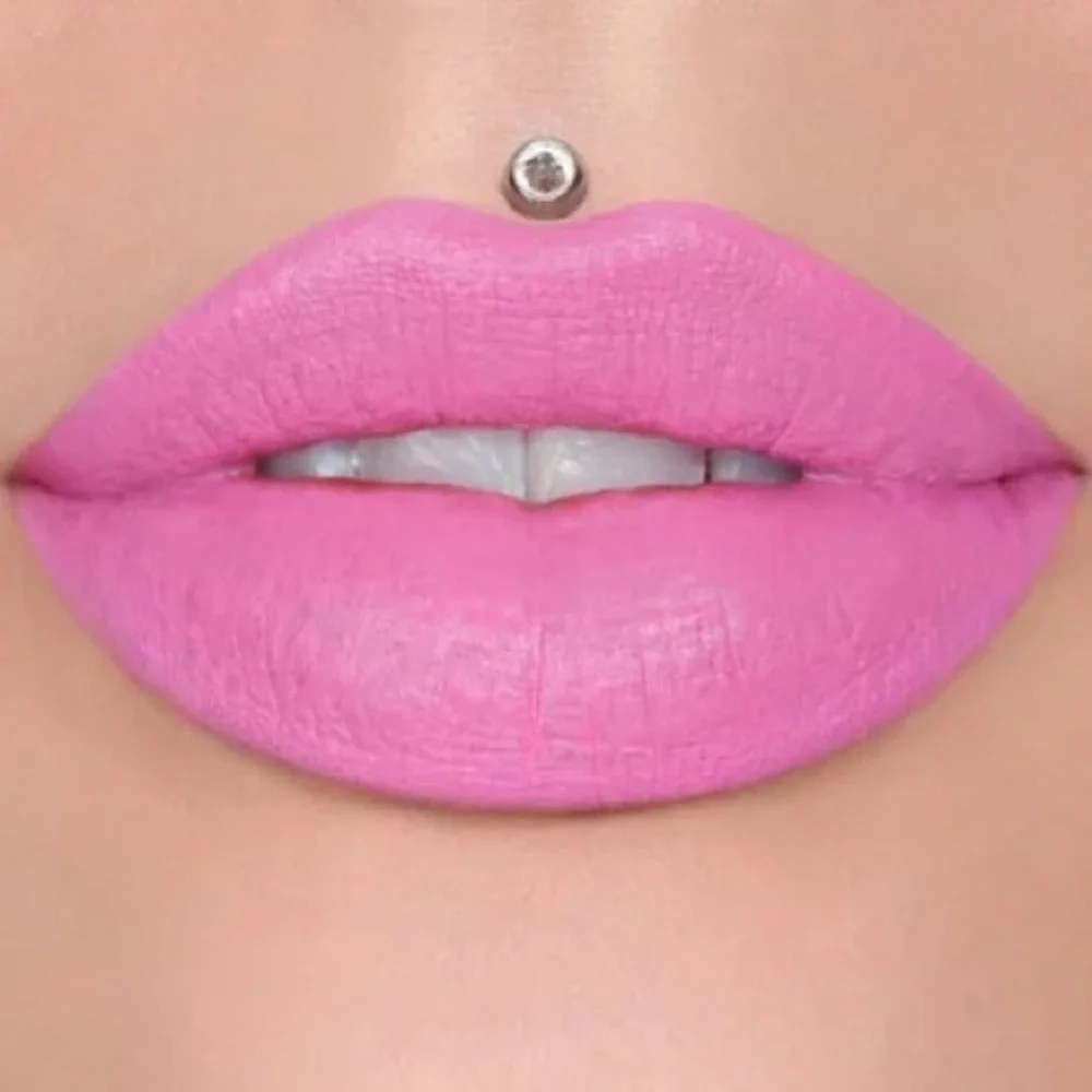 Velvet Trap Laced Cake Lipstick by Jeffree Starr